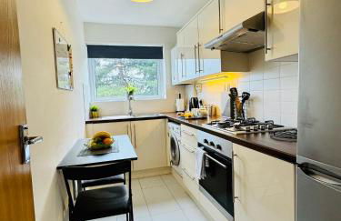 Beautiful 2 Bedroom Sea View - Free Onsite Parking - Photo 4