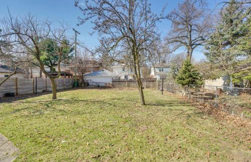 Walk to Detroit Zoo Home with Sunroom and Patio! - Foto 25