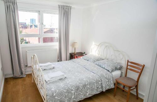 Double bedroom in ashared flat - Photo 1