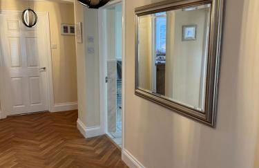 Spacious, sleeps 7, 2 baths, Central Saltash - Photo 48