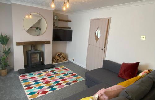 Tipsy Cottage with fire-pit and BBQ - Foto 6