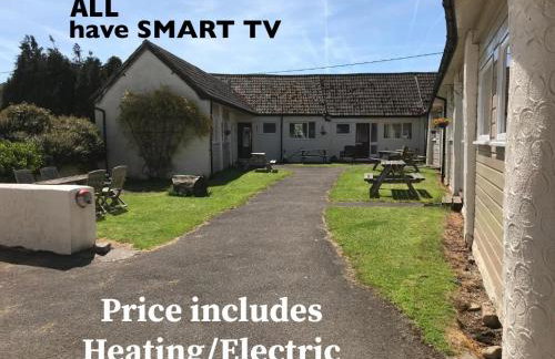 Court Farm Holiday Bungalows Ltd - Photo 1