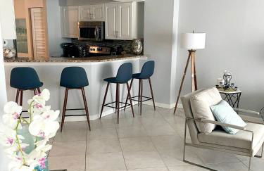 Quiet direct oceanfront 2 bed 2 bath condo w/pool - Foto 21