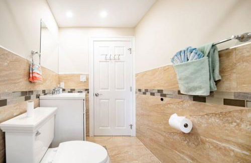 40 - 4BR Lakeview - Lakeside retreat near GJK View - Foto 32