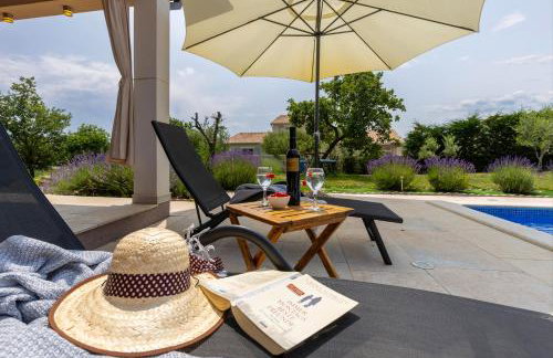 Luka's house - Photo 32