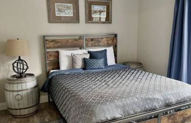 Rustic Modern Condo - Close to Village - Sleeps 10 - Foto 23