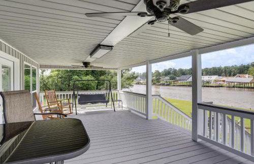 Riverfront Family Retreat w/ Yard in Saint Amant - Foto 22