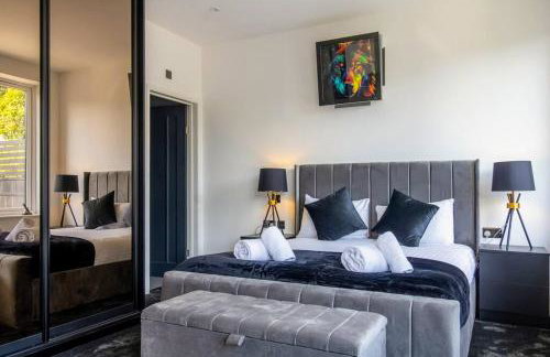 Luxury 4-Bedroom High-End Home, Includes Jacuzzi and Pool Table - Foto 62