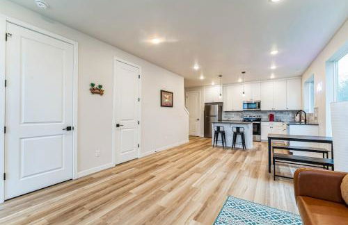 World Travel without leaving PDX - Foto 2