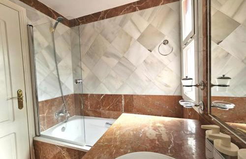 Amplia Casa en una zona ideal - Pass the Keys - Foto 19