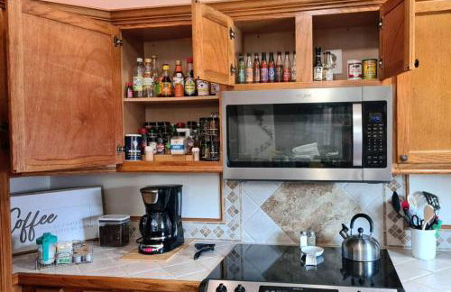 Peaceful Stay Near Biloxi Coast | 3 beds, 1 bath - Foto 27