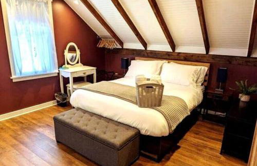 Walkable Elmwood Cottage, No Chores 2Bath 2BR 2Car - Foto 7