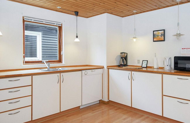 4 Person Holiday Home in Kolind - Foto 5