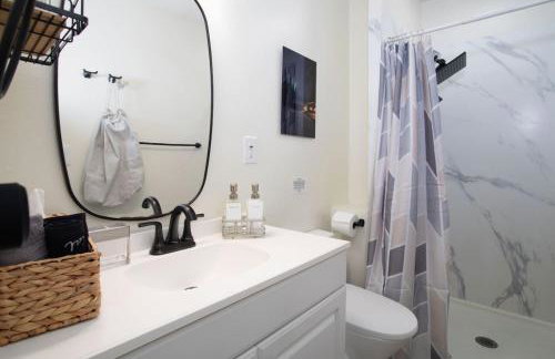 Fly Away Home with Aurora Views - Foto 22