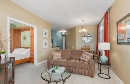 Corner Unit in the middle of it all - 99 Walkscore - Foto 7