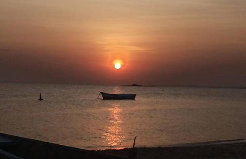 Casa 4 quartos, 2 suítes, piscina e acessibilidade - Frente para a lagoa - Foto 25
