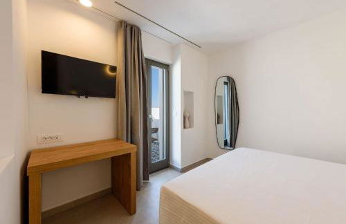 Azure Naousa - Photo 72