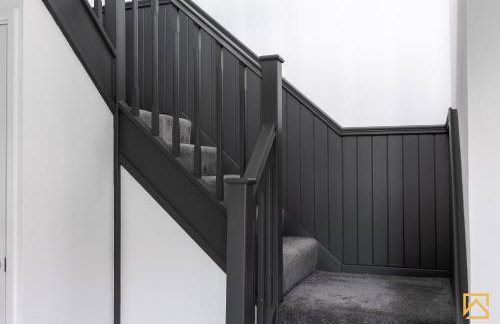 Cosy 5 bedroom house - Central By Valore Property Services - Photo 38