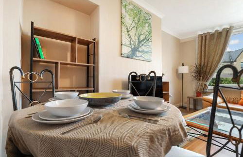 Free Parking - Central - Sleeps 6 - Great Location - Photo 15