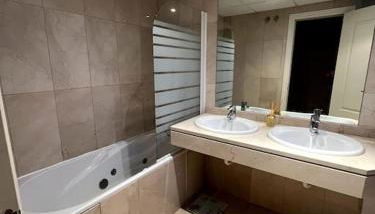 Beautiful apartment,3 min drive from the beach - Photo 4