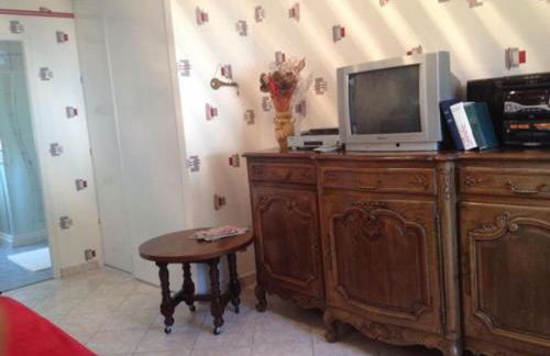 Charmant Gîte à Étain, Tout Inclus, Proche Verdun avec Terrasse et Parking - FR-1-585-3 - Foto 12