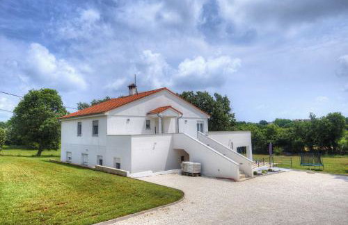 Apartment mit großem Garten, Spielbereich - Photo 16