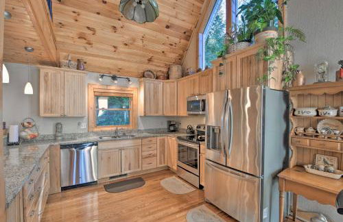 Spacious Lake Santeetlah Cottage with Lake Views! - Foto 8