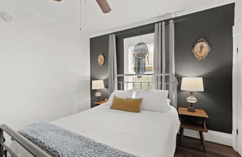 Updated Vintage Oasis, Near Downtown & Stadiums, Huge Yard - Foto 17