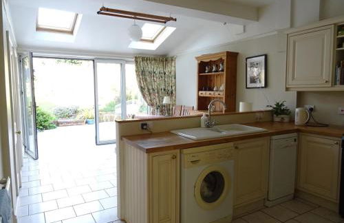 Charming family home on edge of South Downs - Foto 17