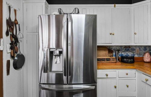 7BR Historic Estate Private Yard Near DC and Old Town - Vassar - Foto 46