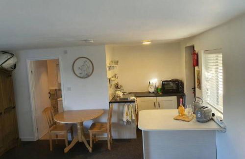 The Piggery - Corfe Mullen - Photo 3