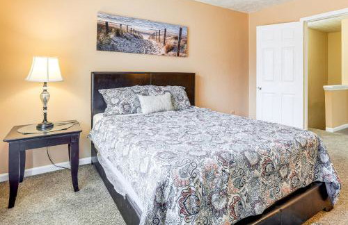 8 Mi to Stone Mountain: Quiet Getaway w/ Deck - Foto 14