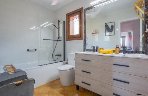 Mi Casa Espanola - Photo 19