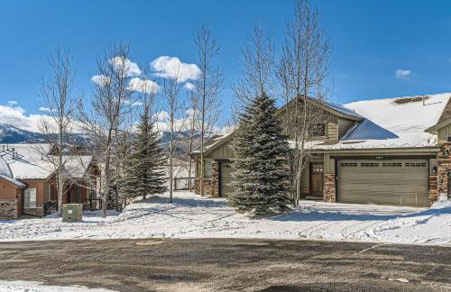 Private Hot Tub, Close to Resorts - Private Hot Tub - Close to PC, Mountain Mansion Family Getaway - Photo 38