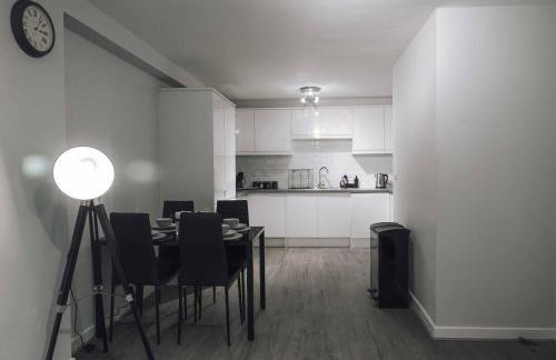 Luxury 2 Bedroom Apartment near Stratford Station for Corporate and Group Stays - Foto 19