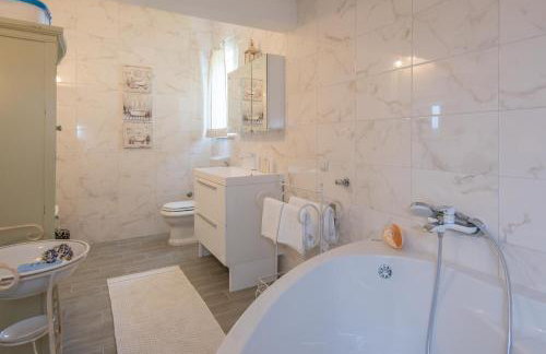 Top of the Hills Apartments LLR - Photo 20