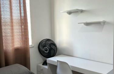 Apto charmoso, com ar, localização privilegiada - Foto 13