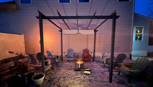 Space To Chill & Work in the Center of Everything - Foto 1