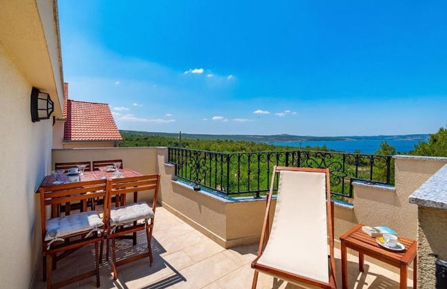 Luce - Pool and View - A1 - Photo 38