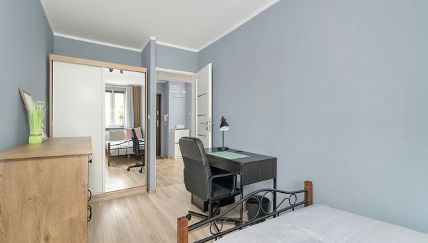 Poznan Apartment With 2 Desks by Renters - Foto 2, Habitación