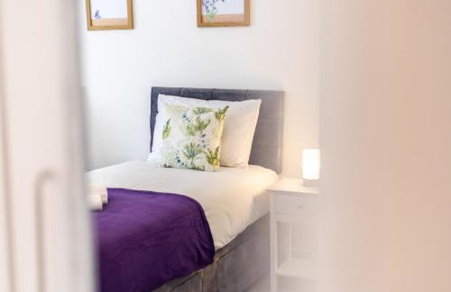 Elegant 3 Bedroom Detached House By Your Lettings Short Lets & Serviced Accommodation Peterborough With Free WiFi & Parking - Foto 21