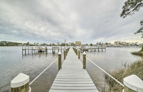 2 Mi to Beach! Bayside PCB Escape with Pool Access - Foto 2