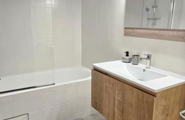 Le Loft Ruthénois - Parking, lit XL et Wifi - Photo 10