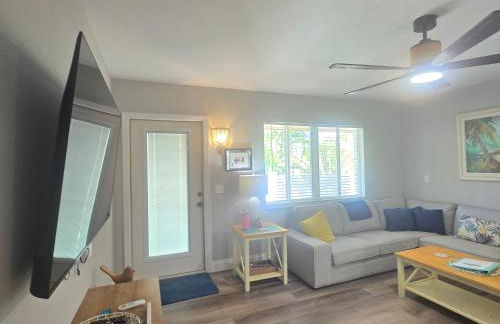 An Island Getaway at Palm Tree Villas - Photo 63