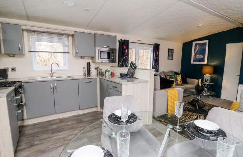 The Hideout - Photo 10