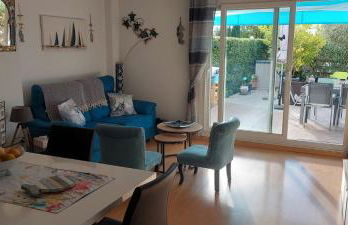 Bonito apartamento con gran terraza y piscina comunitaria AV-08 - Foto 8