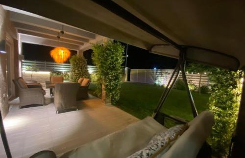 Villa ELi - Luxury Nature Getaway - Strategically located for Beach Exploration - Onsite Power for Electric Vehicle - Foto 69