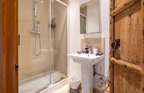 Period Luxury Converted Barn Windsor/Maidenhead - Perfect for family groups - Foto 107