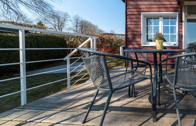 Charming Cottage Near Lake - Photo 20