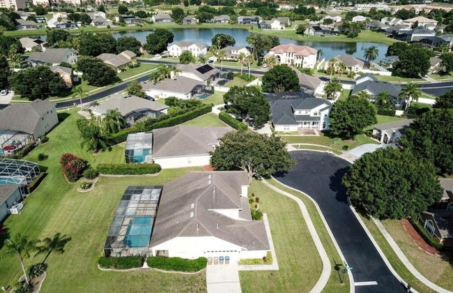 Fantastic 7 Bed 6 Bath In Prestigious Gated Comm. 7 Bedroom Villa by Redawning - Foto 65